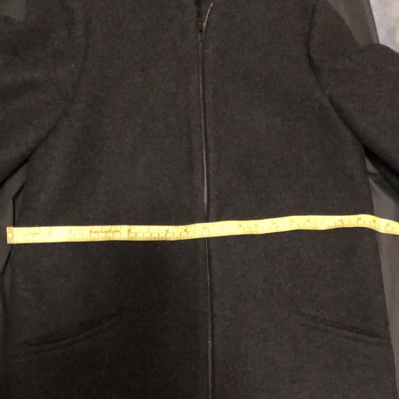 Zara’s coat - Picture 5 of 8